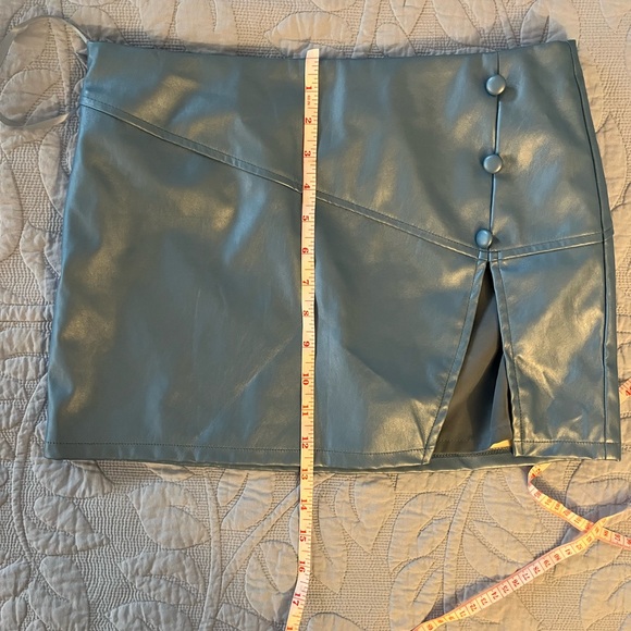 REMOVING ‼️ SUPERDOWN MINI SKIRT - Picture 6 of 6